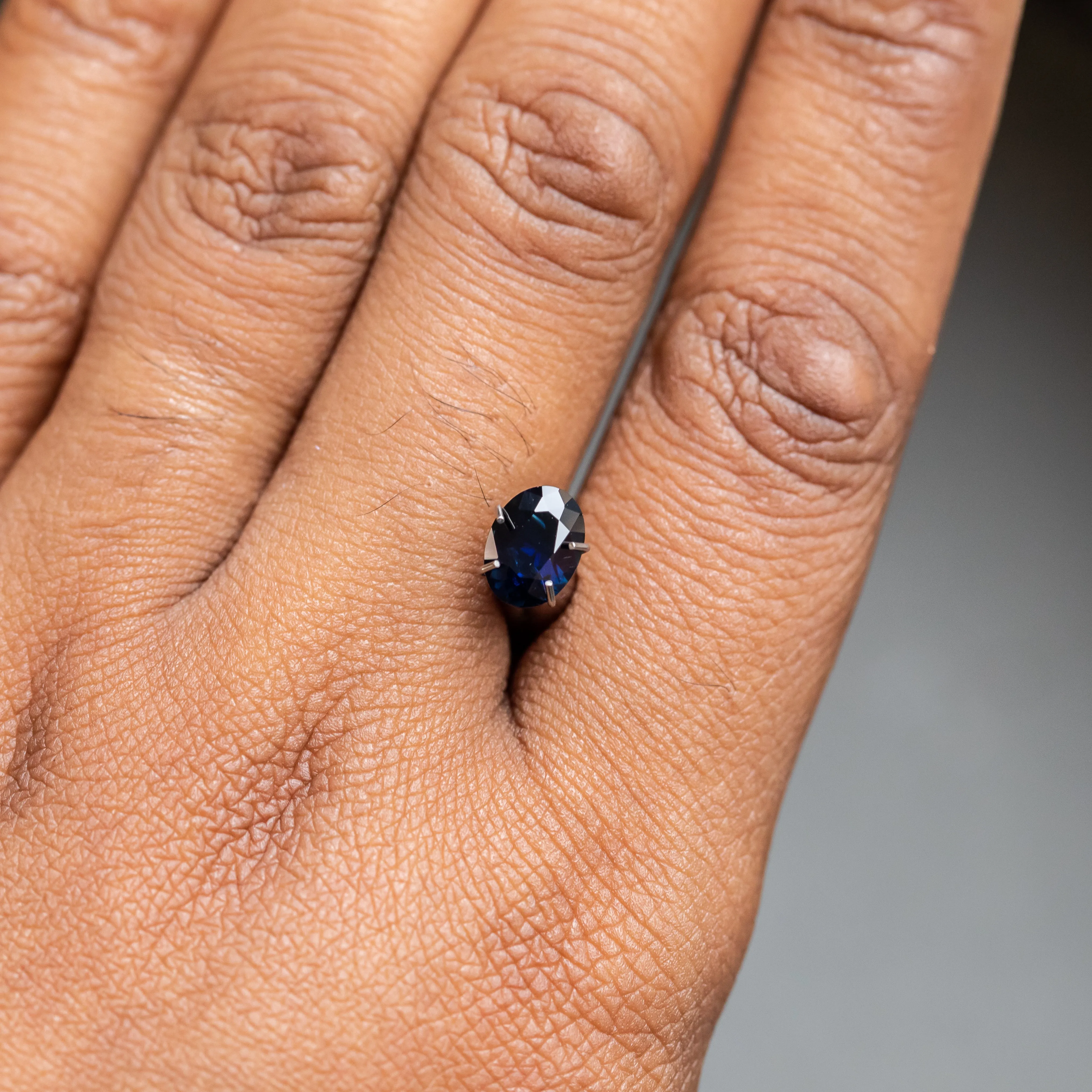 1.24CT OVAL NIGERIAN SAPPHIRE, DEEP OCEAN BLUE, 7.93X5.89X3.35MM, UNTREATED