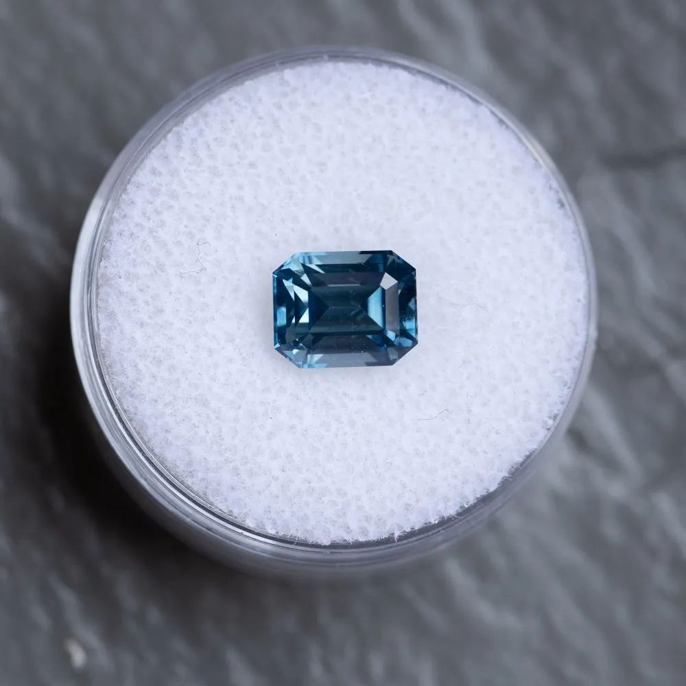 2.60CT EMERALD CUT MADAGASCAR SAPPHIRE, MEDIUM OCEAN BLUE, 8.9X6X5MM