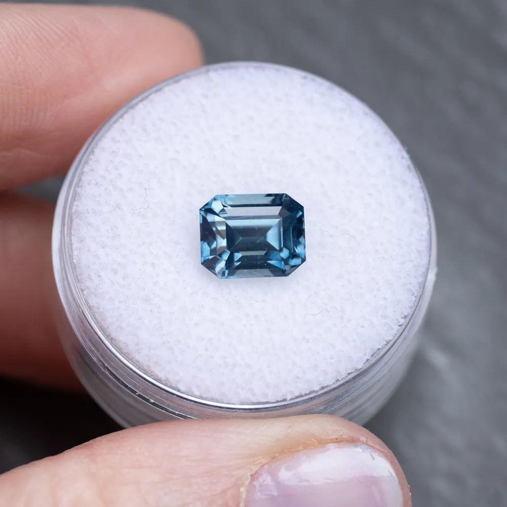 2.60CT EMERALD CUT MADAGASCAR SAPPHIRE, MEDIUM OCEAN BLUE, 8.9X6X5MM