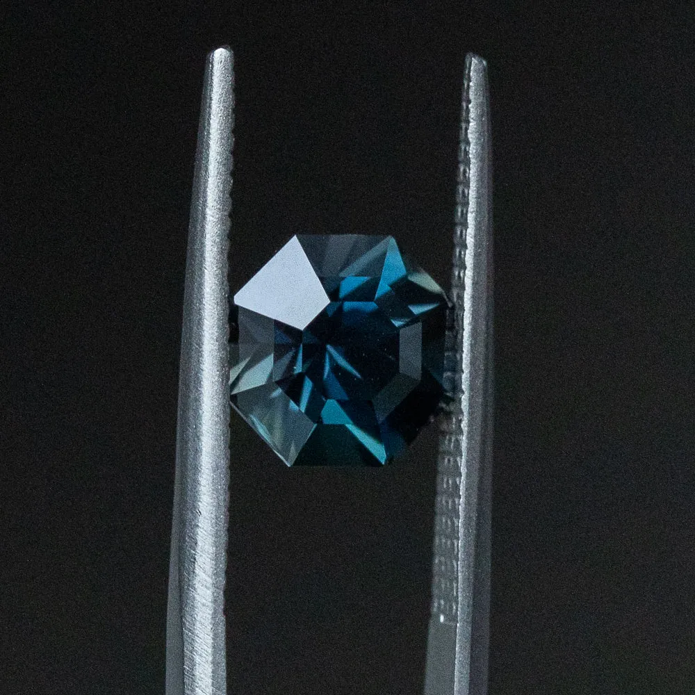 3.28CT OCTAGON MADAGASCAR SAPPHIRE, DEEP BLUE WITH TEAL FLASHES, 8.57X8.43X6.19MM