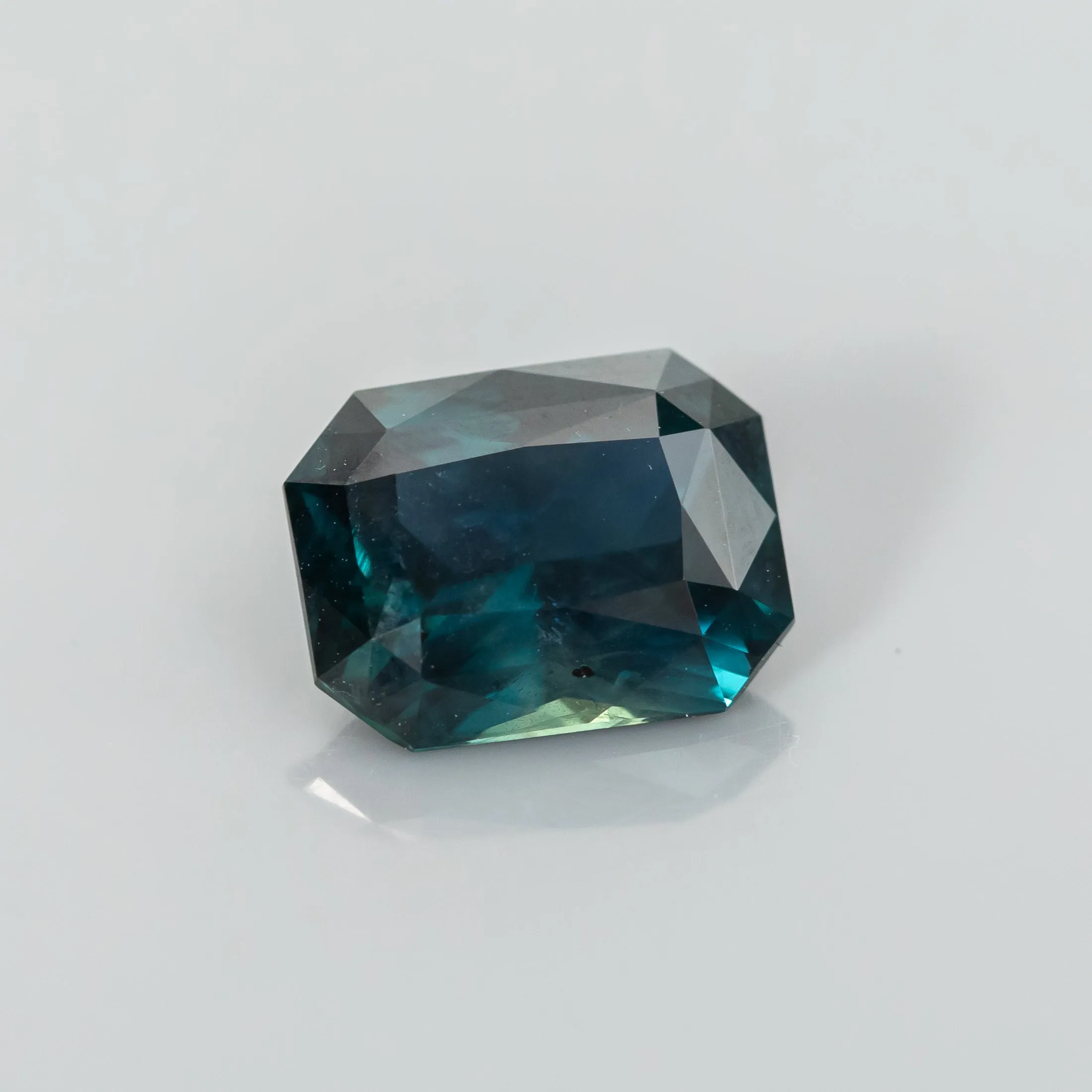 3.48CT MADAGASCAR RADIANT CUT SAPPHIRE, DEEP OCEAN BLUE, 9.90X7.67X4.85MM