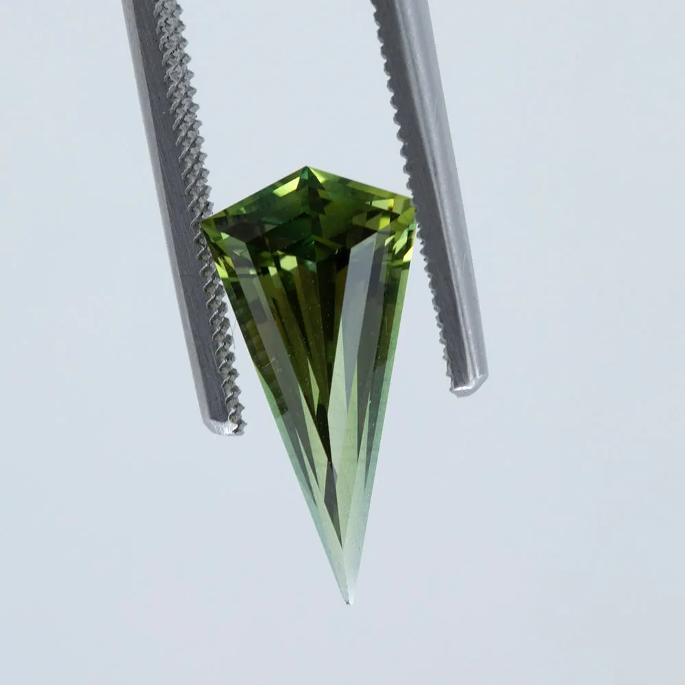 4.22CT KITE AUSTRALIAN SAPPHIRE, GREEN, 17.62X8.22MM