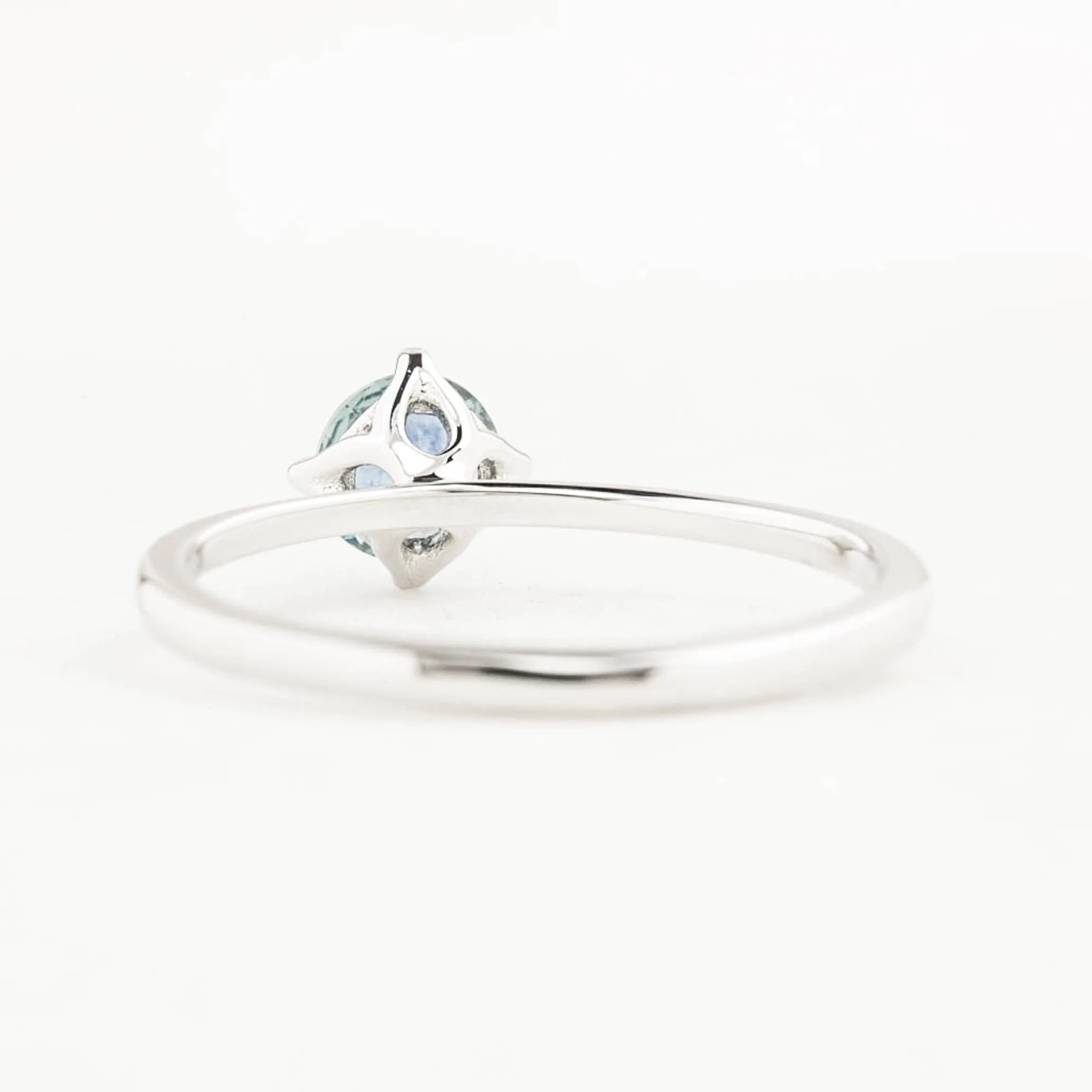 Alice Ring 0.50ct Ocean Blue Montana Sapphire, 14K White Gold