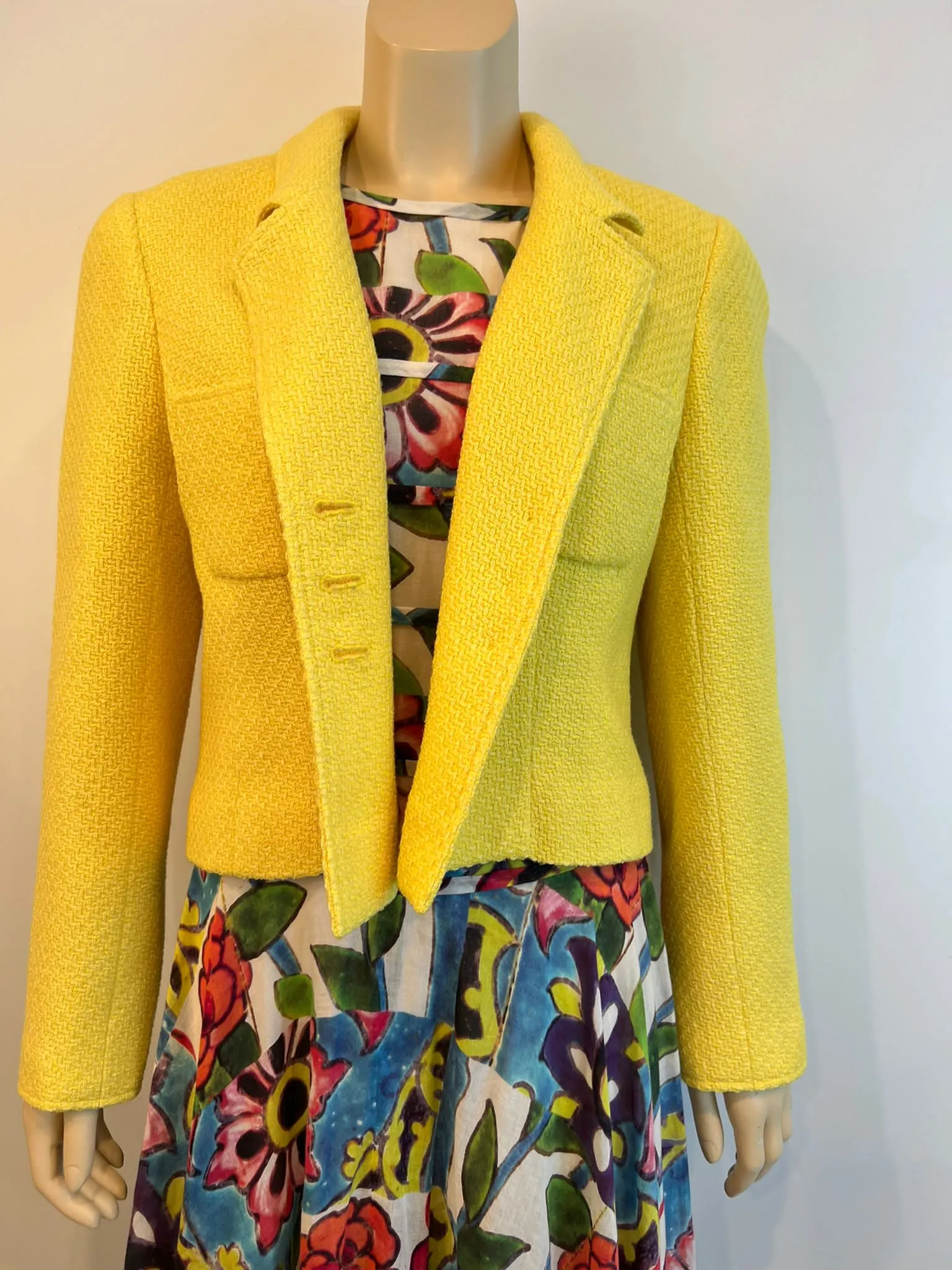 Chanel Vintage 97C 1997 Cruise Yellow Jacket FR 44 US 6/8