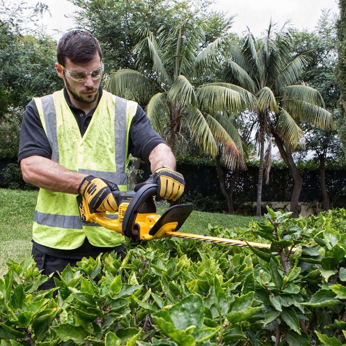 DeWalt DCM563PB 18V Cordless Hedge Trimmer Body Only