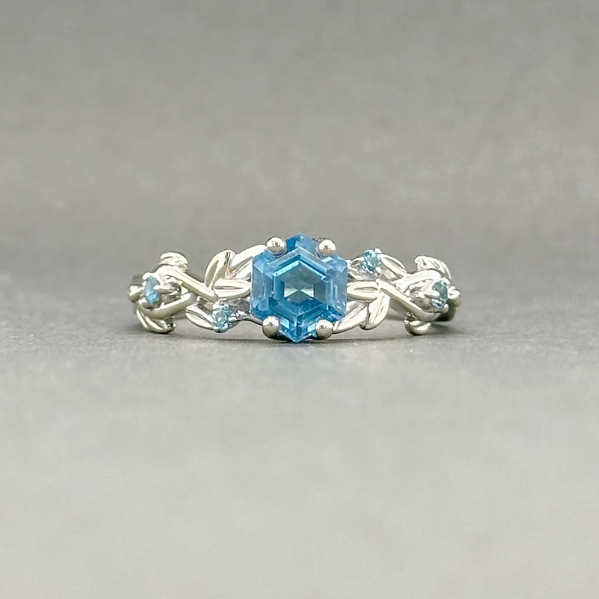 Estate 14K W Gold 0.34ctw Blue Topaz Ring