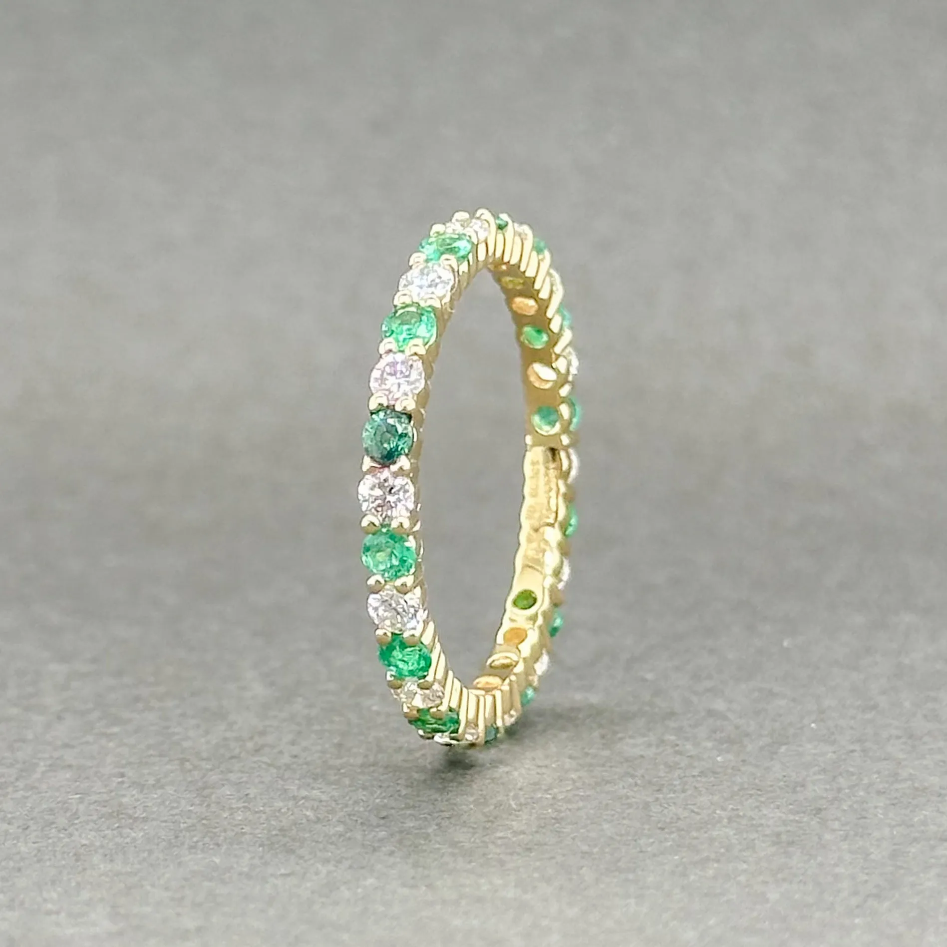 Estate 18K Y Gold 0.60ctw Emerald & 0.63ctw G-H/VS1-2 Diamond Eternity Ring