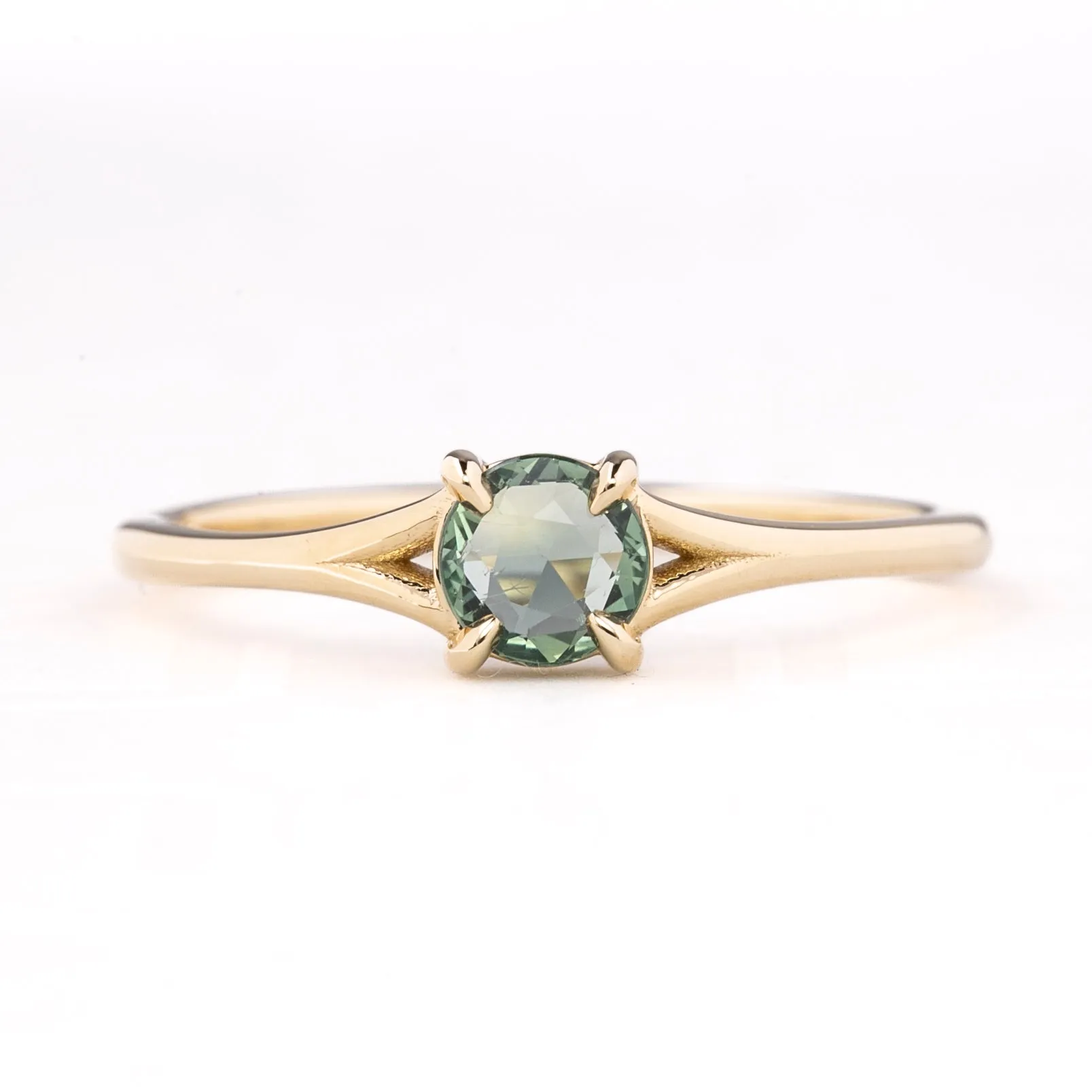 Kylie Ring 4.7mm 0.45ct Madagascar Sapphire 14K Gold