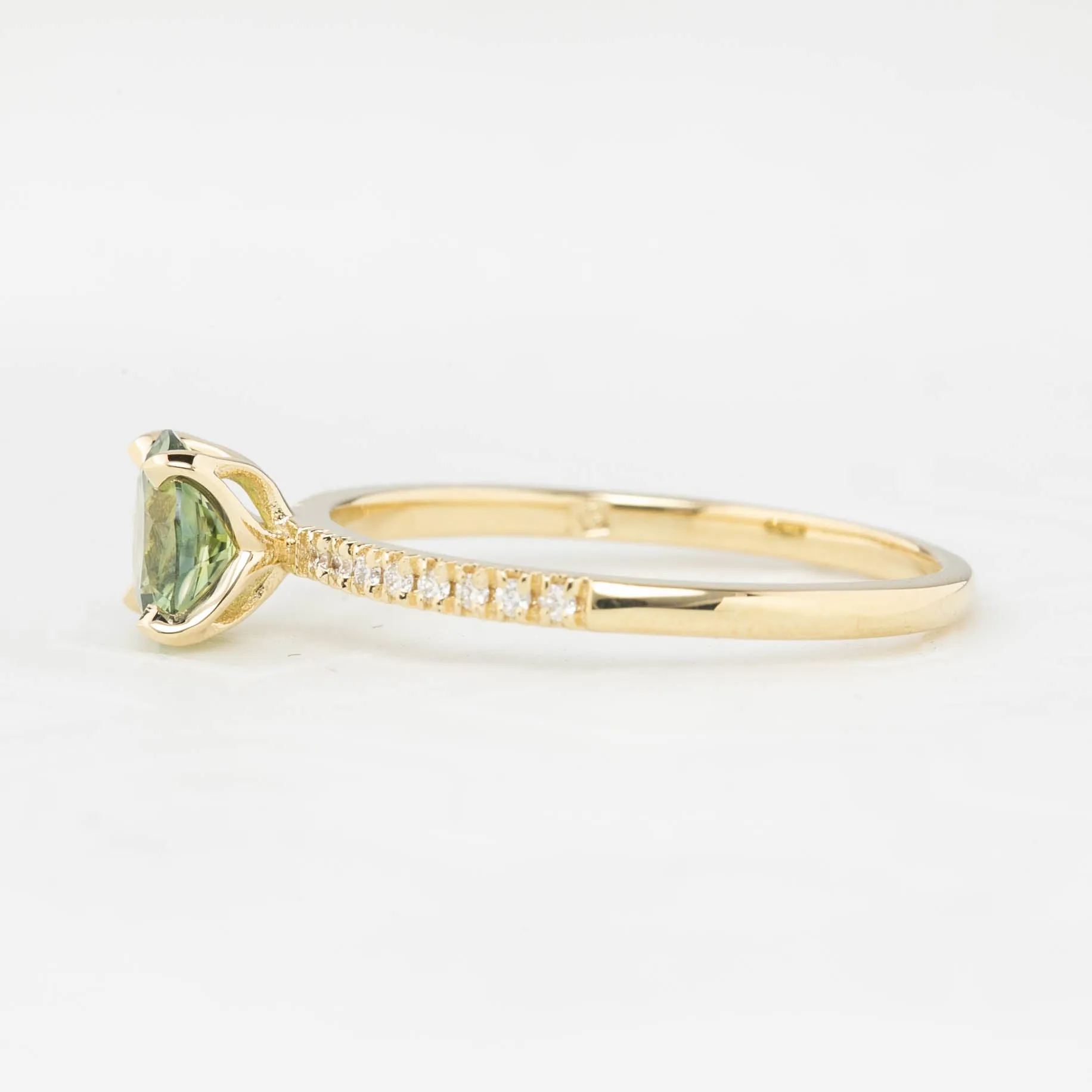 Maria Ring 0.91ct Yellow Green Montana Sapphire Ring, 14k Yellow Gold (One of a kind)