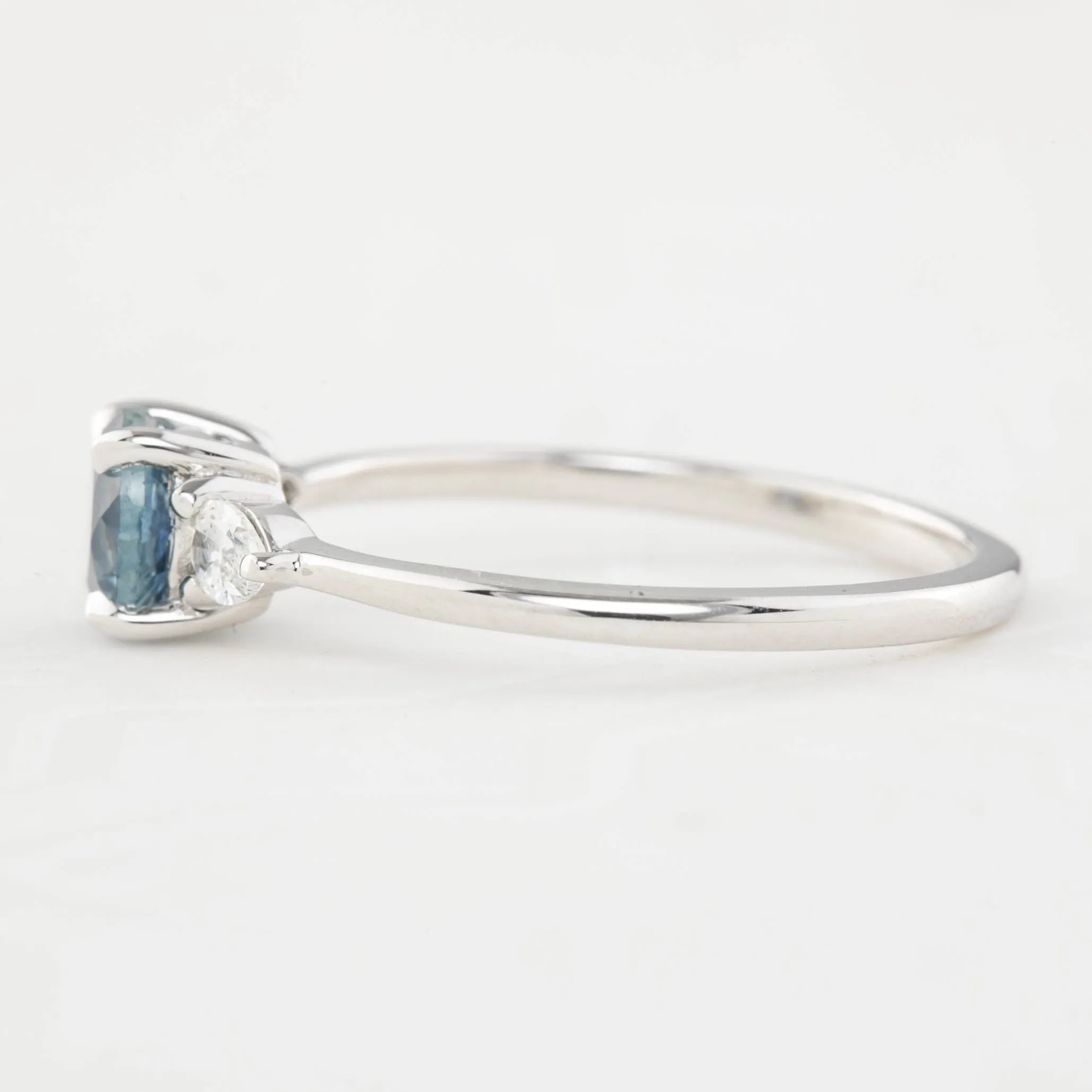 Olivia Ring 0.90ct Blue Montana Sapphire, 14k white gold (One of a kind)